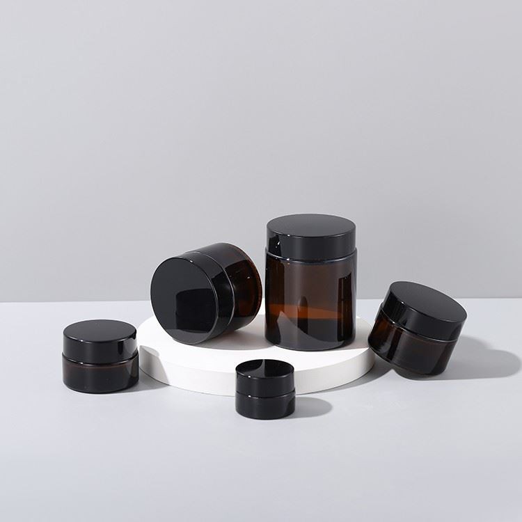 50g amber glass jar with black lid